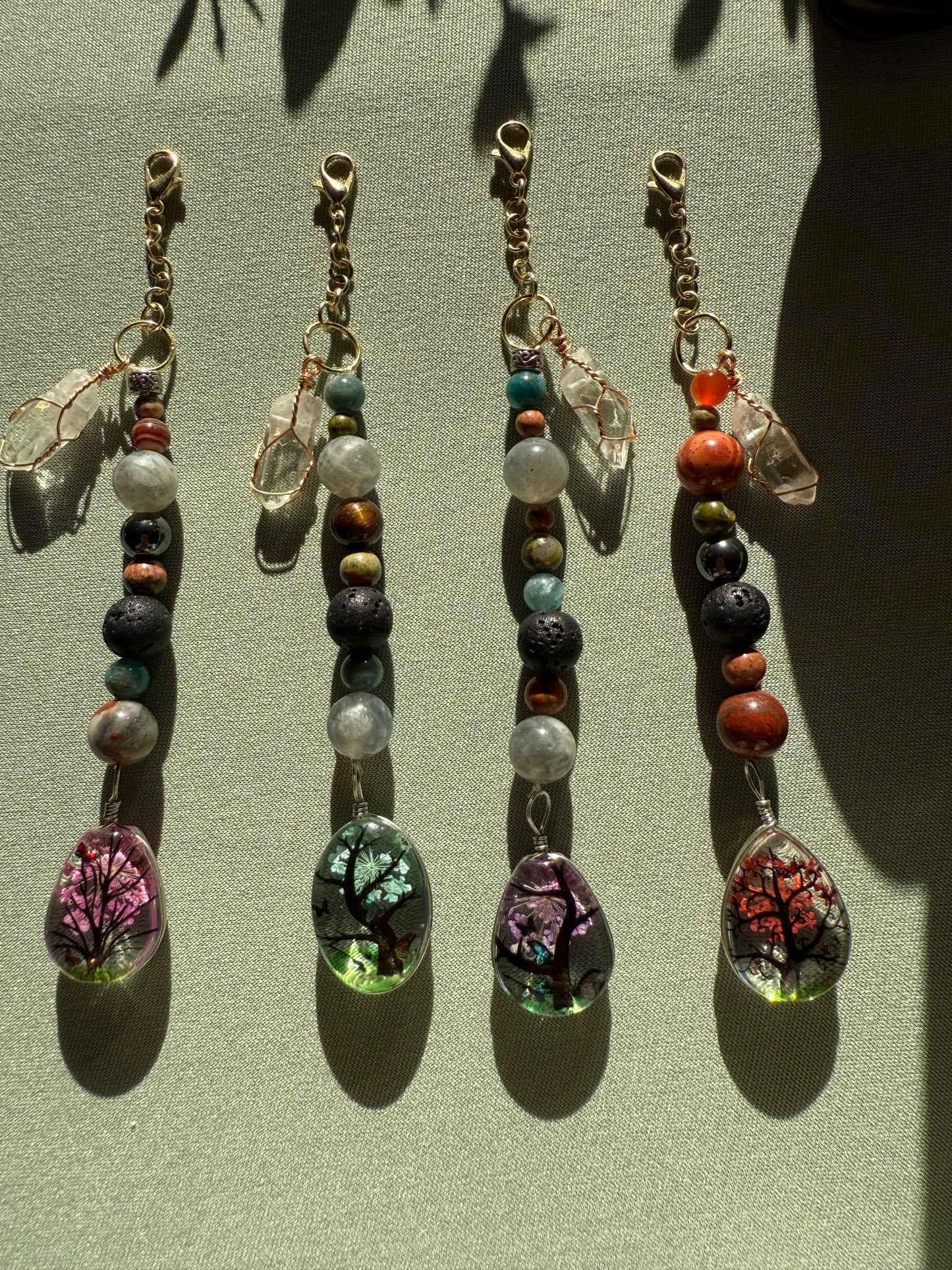 Flower pendant keychains