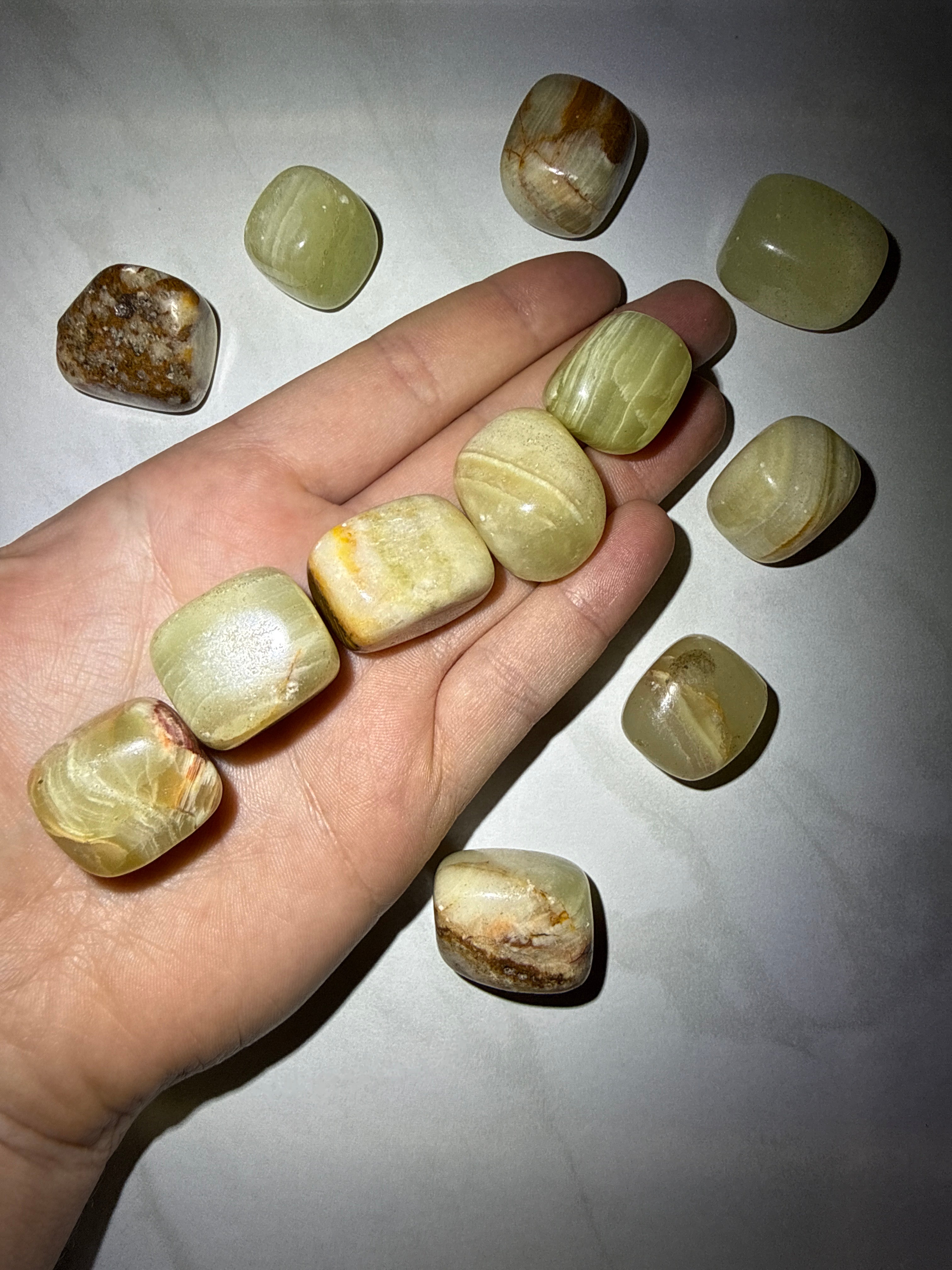 Green onyx tumble